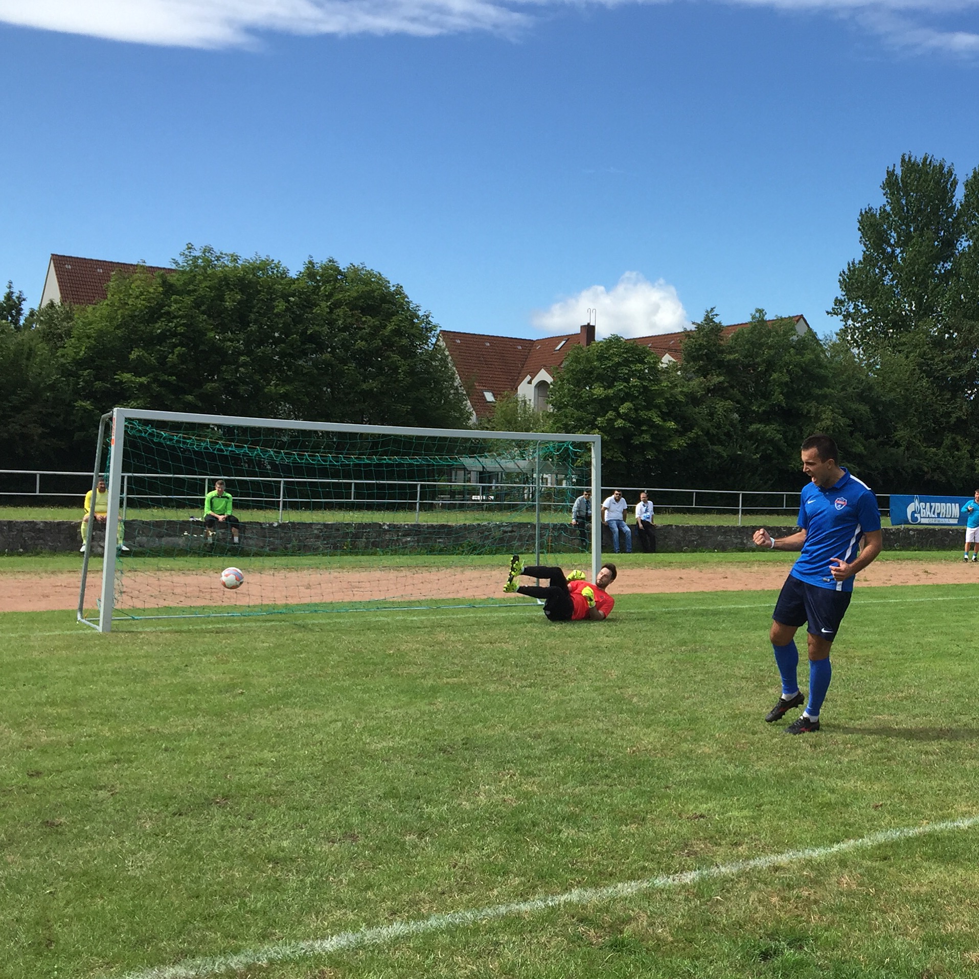 В полуфинале команда Gazprom International сыграла вничью 0:0 с хозяевами турнира Gazprom Germania, однако в серии победу 3:2